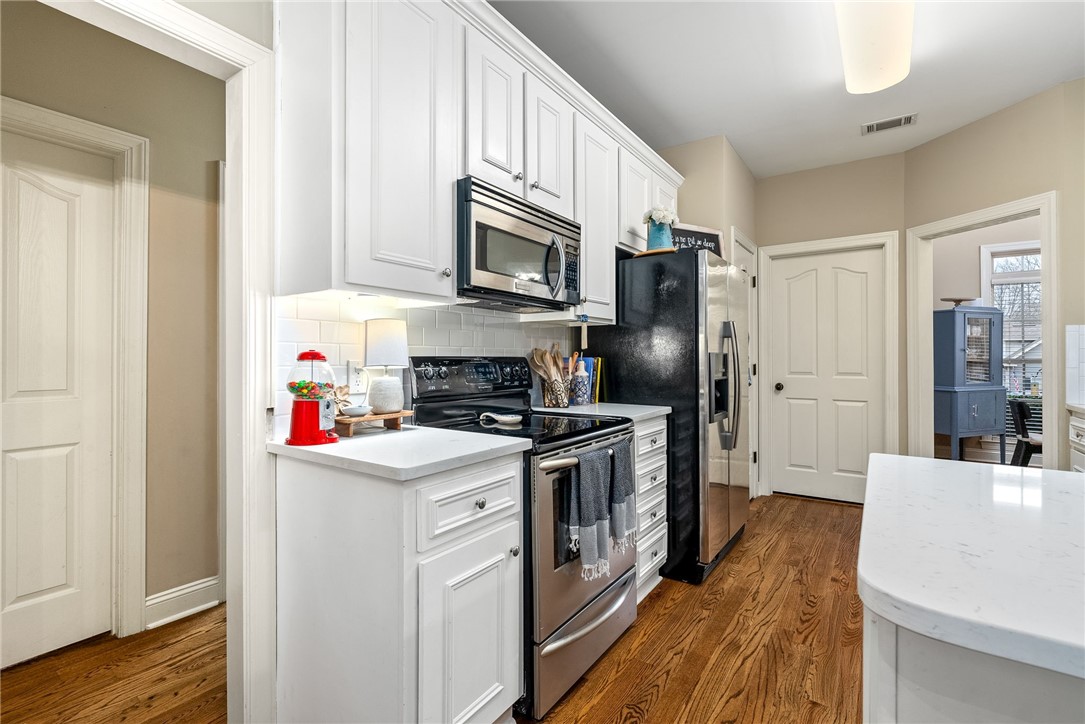 Auburn, Alabama 36830, United States, 4 Bedrooms Bedrooms, ,2 BathroomsBathrooms,Residential,Pending,91770