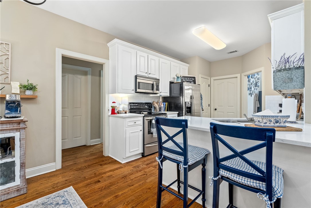 Auburn, Alabama 36830, United States, 4 Bedrooms Bedrooms, ,2 BathroomsBathrooms,Residential,Pending,91770