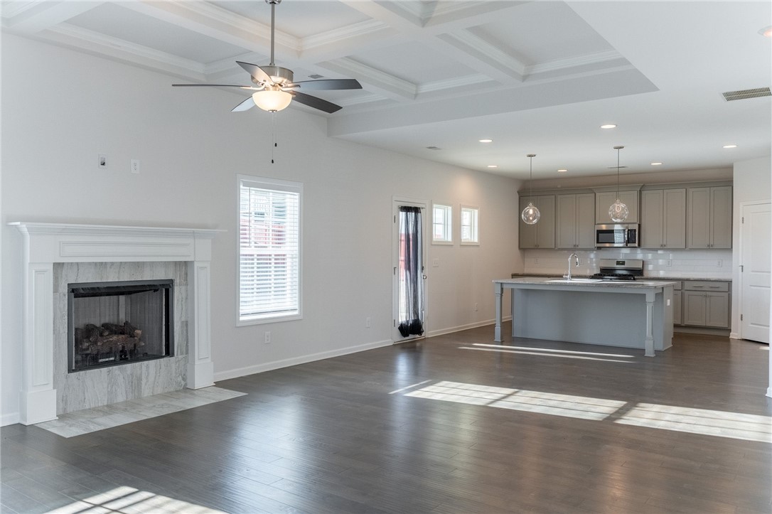 Opelika, Alabama 36804, United States, 5 Bedrooms Bedrooms, ,3 BathroomsBathrooms,Residential,Active,29005