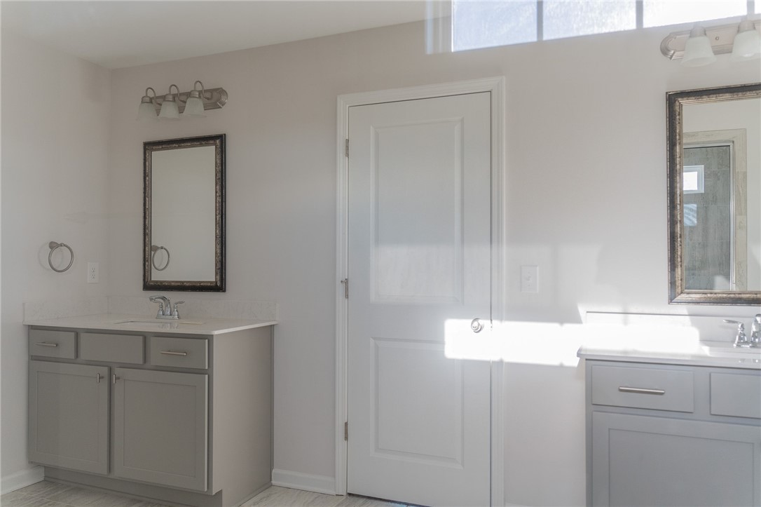 Opelika, Alabama 36804, United States, 5 Bedrooms Bedrooms, ,3 BathroomsBathrooms,Residential,Active,29005