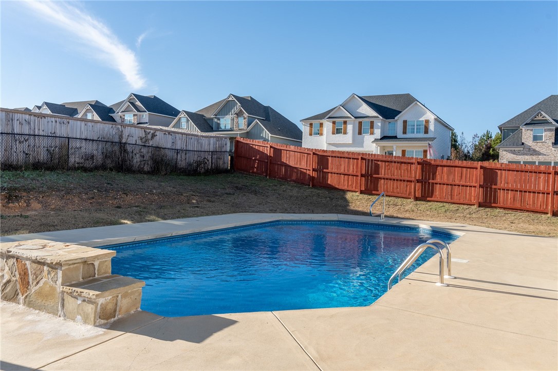 Opelika, Alabama 36804, United States, 5 Bedrooms Bedrooms, ,3 BathroomsBathrooms,Residential,Active,29005