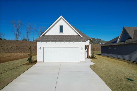 Photo of 35 CROSSING Court W, Valley, AL 36854 (MLS # 180329)