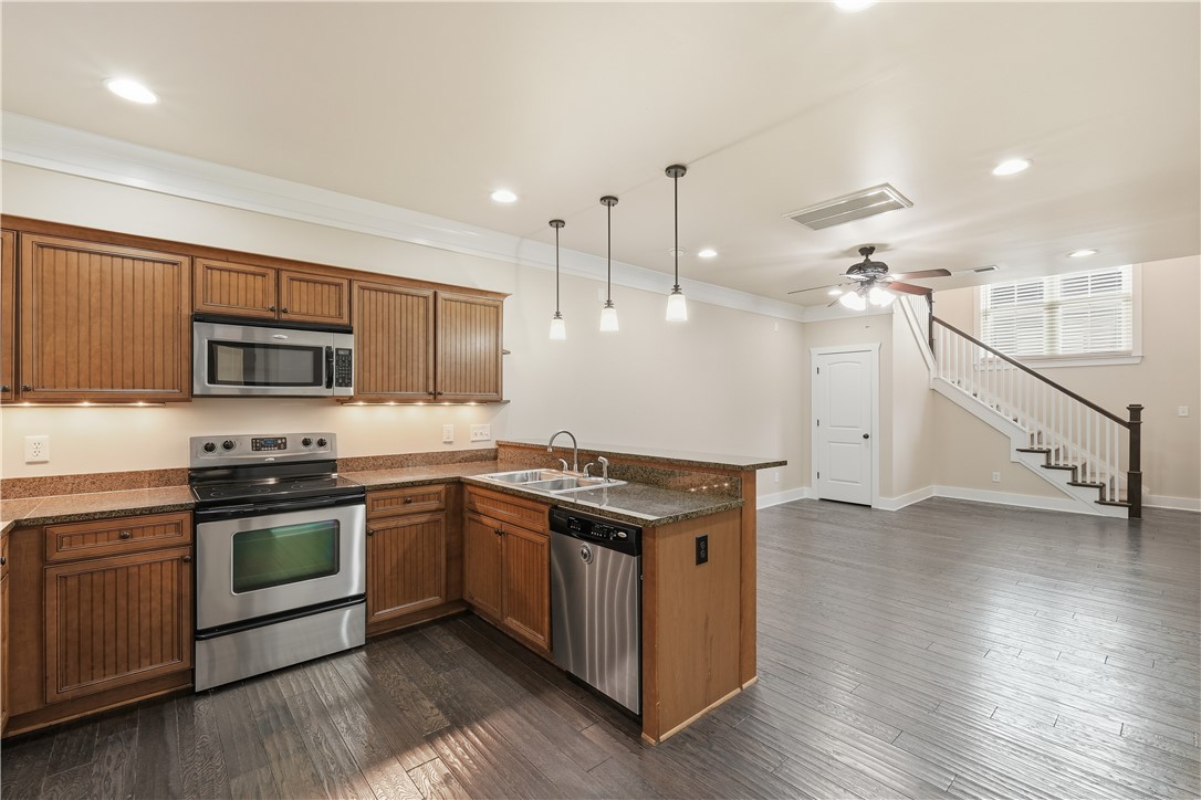 650 DEKALB Street 1424