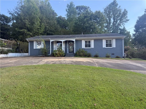 Photo of 1811 JOLLIT Street, Opelika, AL 36081 (MLS # 182360)
