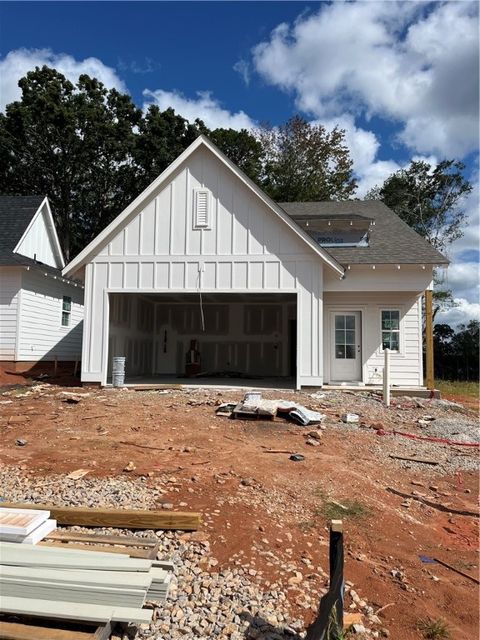Photo of 127 WOODLAND Lane, Opelika, AL 36801 (MLS # 177126)