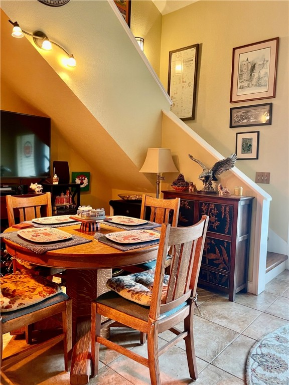 1063 STONEGATE Drive E