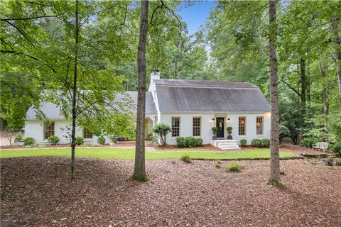 Photo of 2521 MIDDLE BROOK Lane, Auburn, AL 36832 (MLS # 179915)
