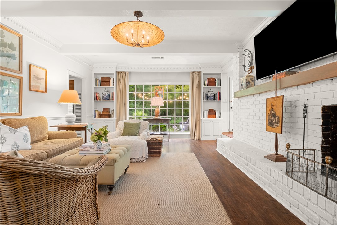 2521 MIDDLE BROOK Lane