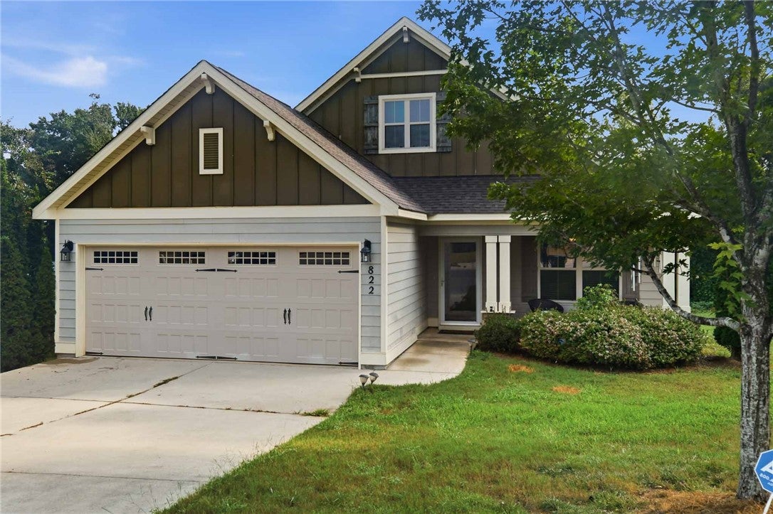 822 WINSTON Court