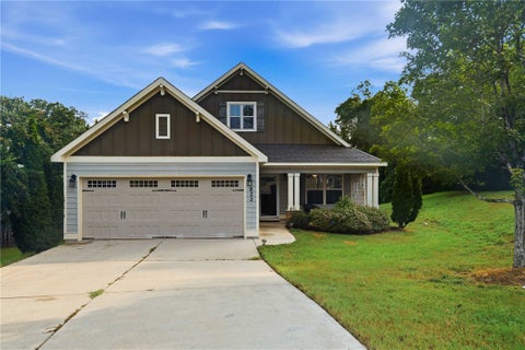 Photo of 822 WINSTON Court, Auburn, AL 36832 (MLS # 182136)