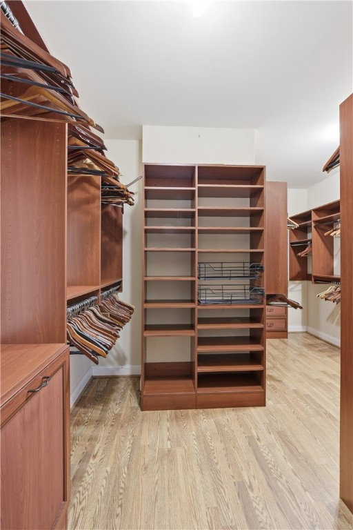 Opelika, Alabama 36804, United States, 5 Bedrooms Bedrooms, ,5 BathroomsBathrooms,Residential,Active,244303