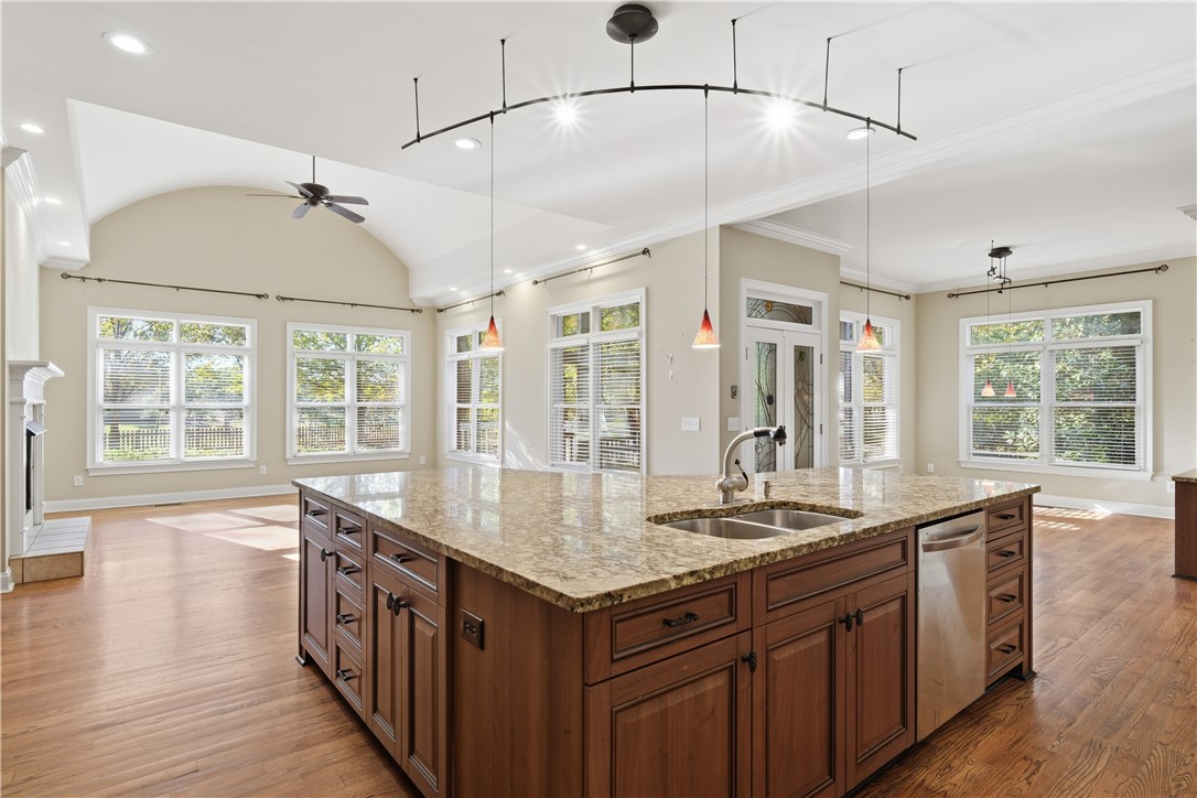 Opelika, Alabama 36804, United States, 5 Bedrooms Bedrooms, ,5 BathroomsBathrooms,Residential,Active,244303