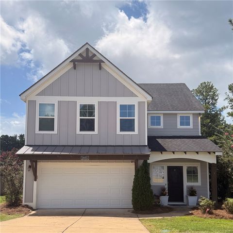 Photo of 2055 MOHICAN Drive, Auburn, AL 36879 (MLS # 181517)