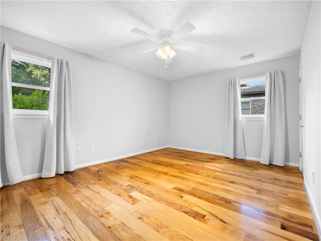 Opelika, Alabama 36801, United States, 3 Bedrooms Bedrooms, ,2 BathroomsBathrooms,Residential,Active,160931