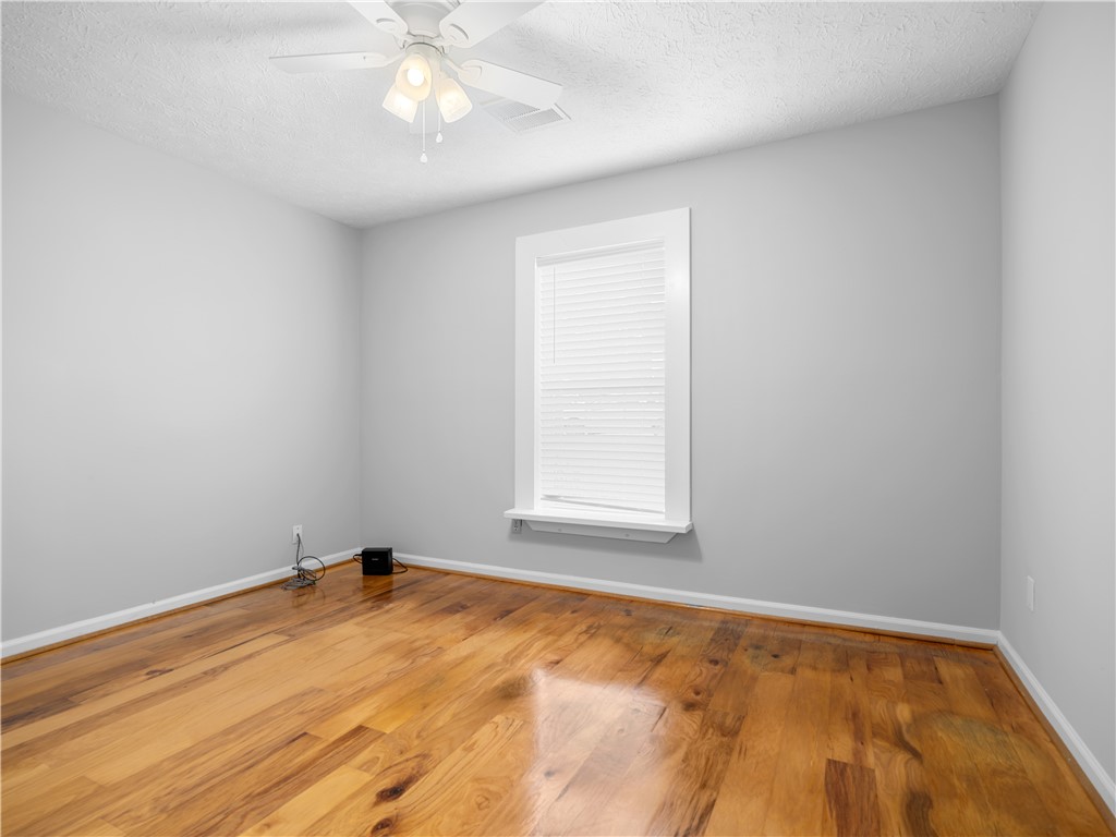 Opelika, Alabama 36801, United States, 3 Bedrooms Bedrooms, ,2 BathroomsBathrooms,Residential,Active,160931