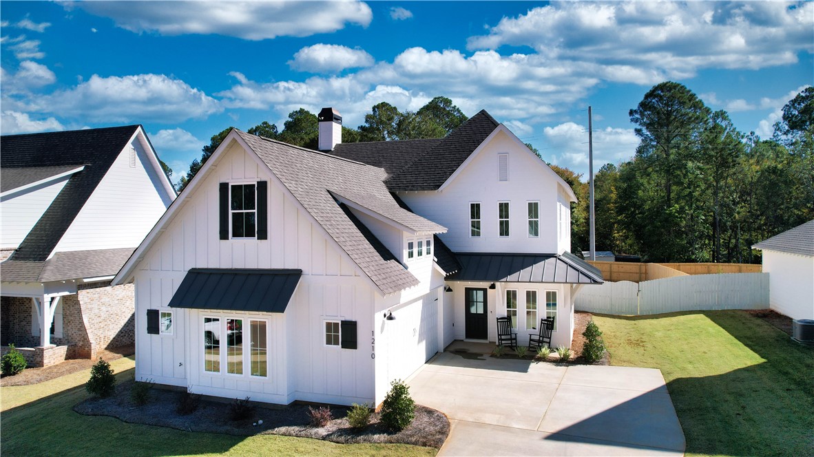 004 HUNTERS HILL Lane