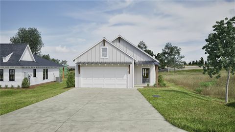 Photo of 2006 CROSSING Court W, Valley, AL 36854 (MLS # 180452)