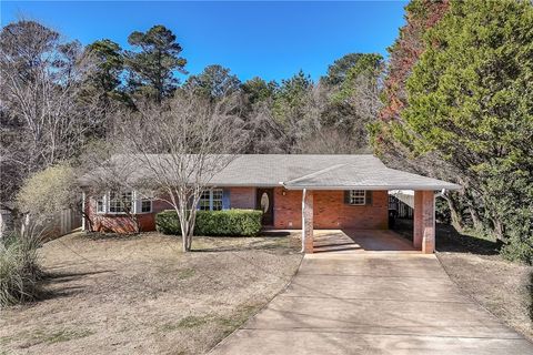 Photo of 783 IROQUOIS Circle, Auburn, AL 36830 (MLS # 178360)