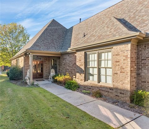 Photo of 1628 OVERHILL Court, Auburn, AL 36830 (MLS # 172524)