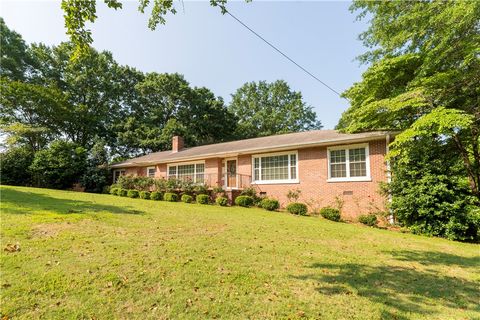 314 N 5TH Street Opelika AL 36801