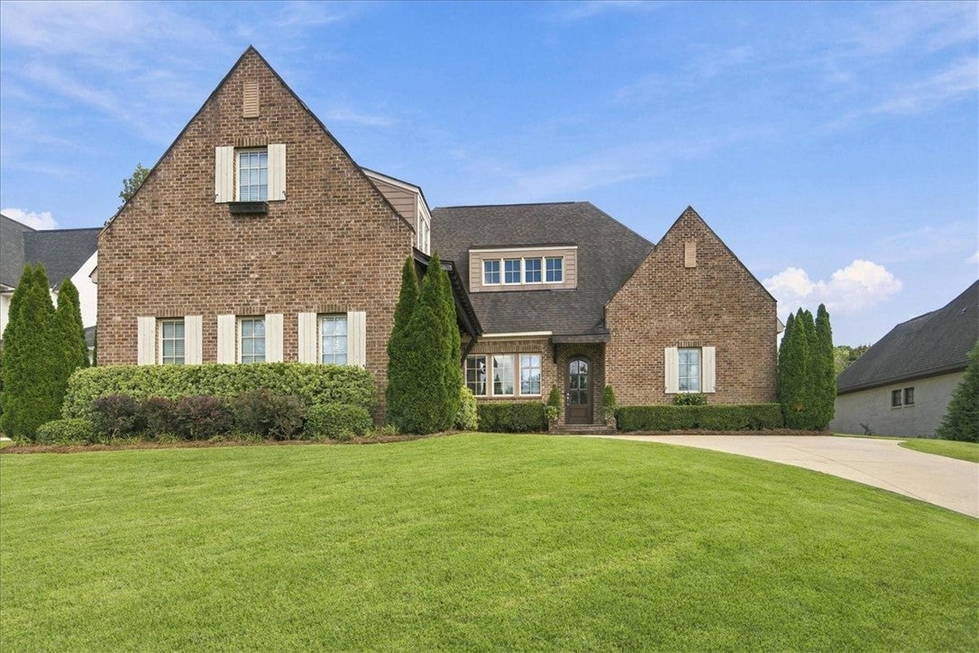1651 MARIE Loop