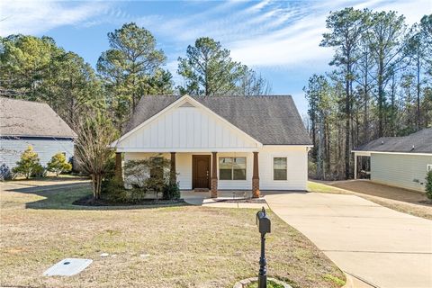 Photo of 3303 GABBY Drive, Opelika, AL 36801 (MLS # 178671)