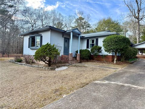 Photo of 2300 S UNIROYAL Road, Opelika, AL 36804 (MLS # 178950)