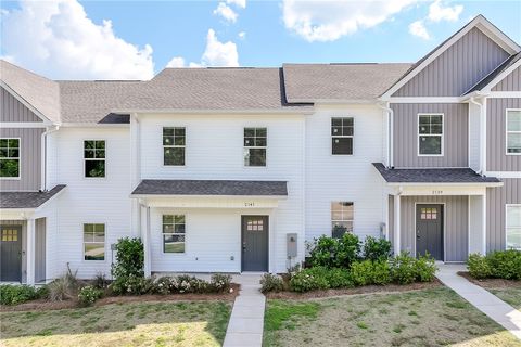 Photo of 2141 COBBLESTONE Drive, Opelika, AL 36804 (MLS # 180612)