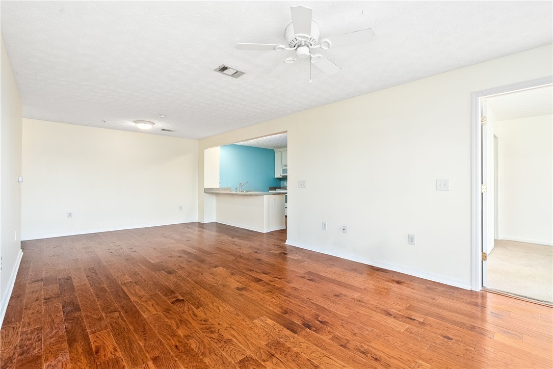 1114 S COLLEGE Street 5104