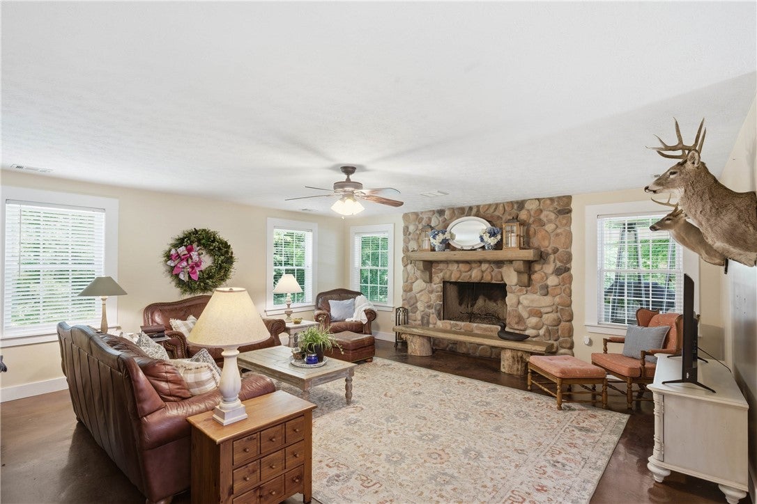 376 COUNTY SHOP Road