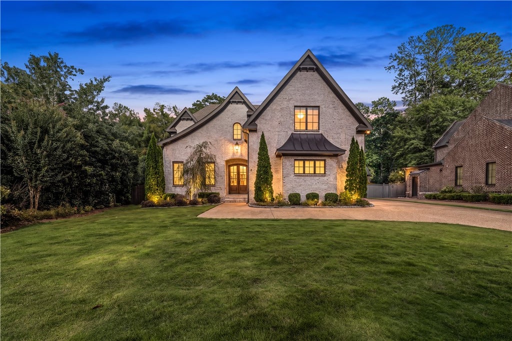 Photo of 795 S GAY Street, Auburn, AL 36830 (MLS # 182287)