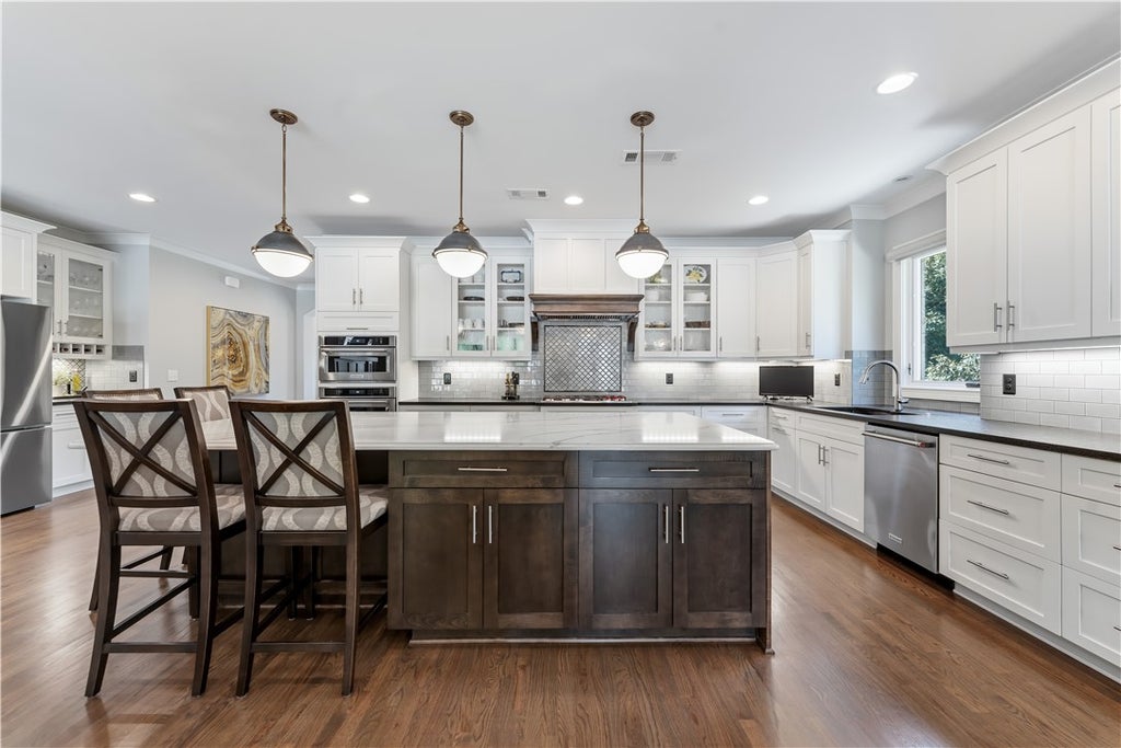 Photo of 795 S GAY Street, Auburn, AL 36830 (MLS # 182287)