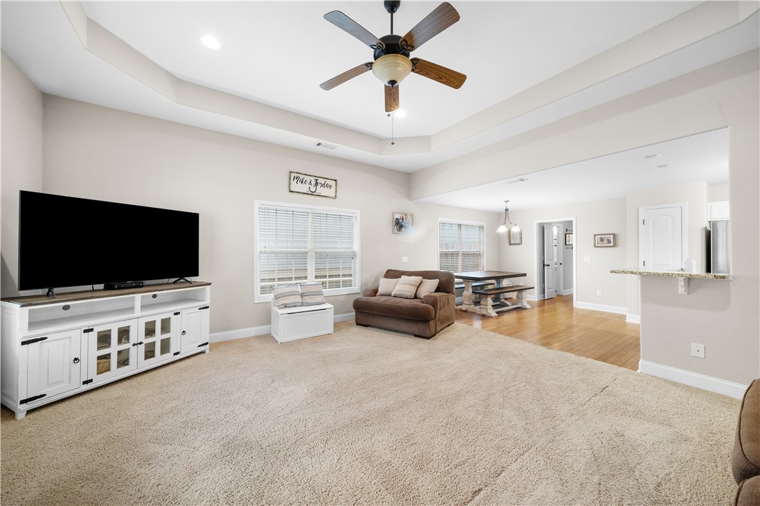 739 HUNTER Court