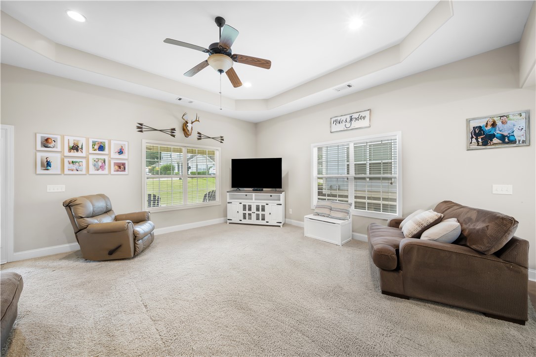 739 HUNTER Court