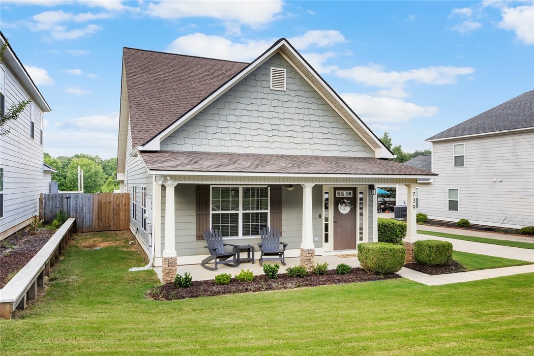 739 HUNTER Court