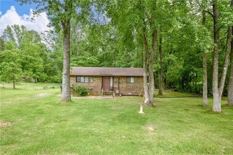 2304 NOLEN Drive Alexander City AL 35010