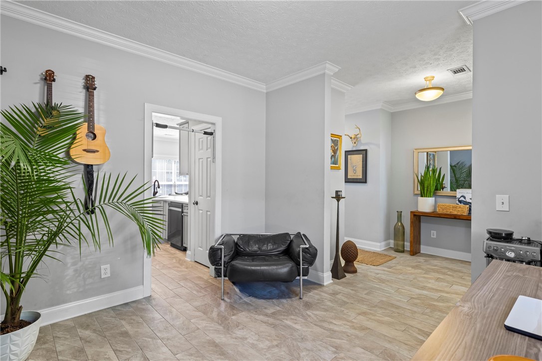 1630 ACADEMY Drive 402