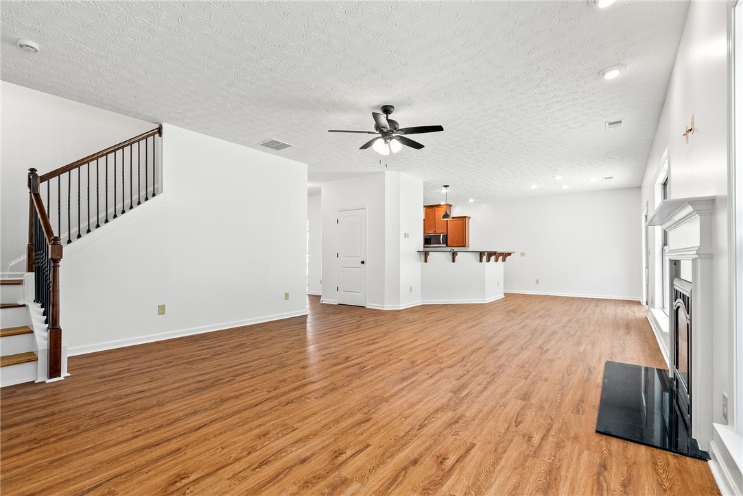 1903 CREEKSTONE Drive