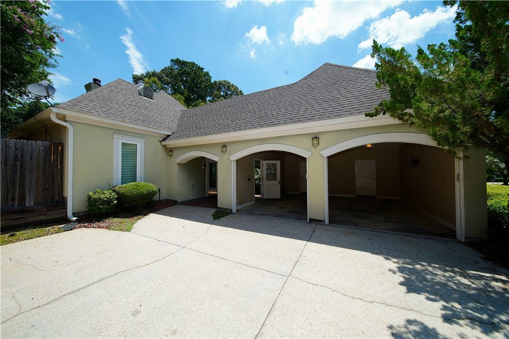 Photo of 418 HILLABEE Drive, Montgomery, AL 36117 (MLS # 175218)