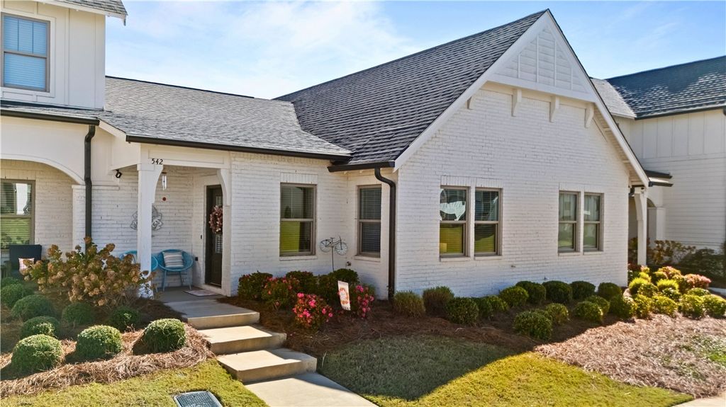 Photo of 542 GREY OAK Circle, Auburn, AL 36830 (MLS # 177264)