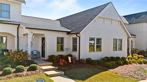 542 GREY OAK Circle Auburn AL 36830