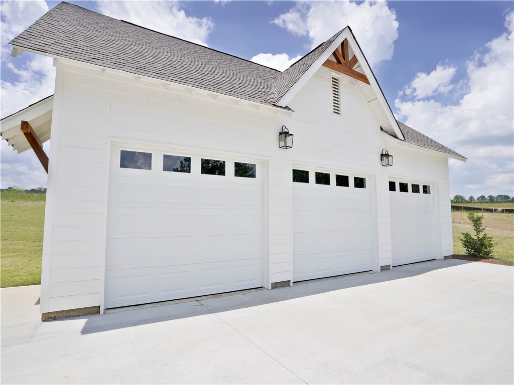 4004 BLACKBERRY Lane