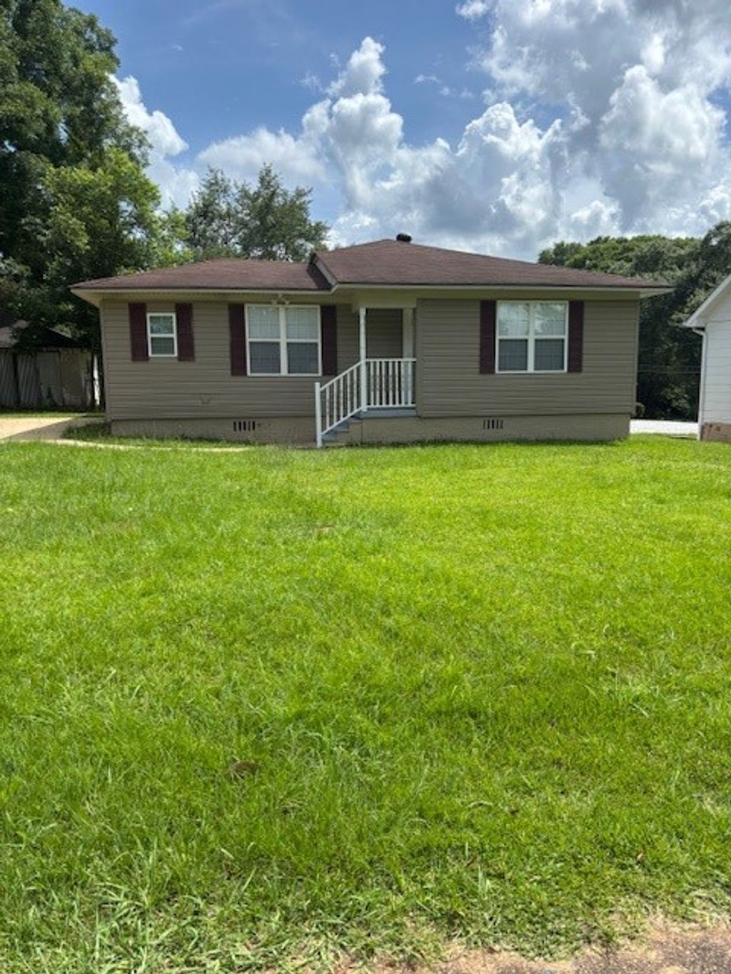 Photo of 502 FRANCIS Street, Valley, AL 36854 (MLS # 175404)