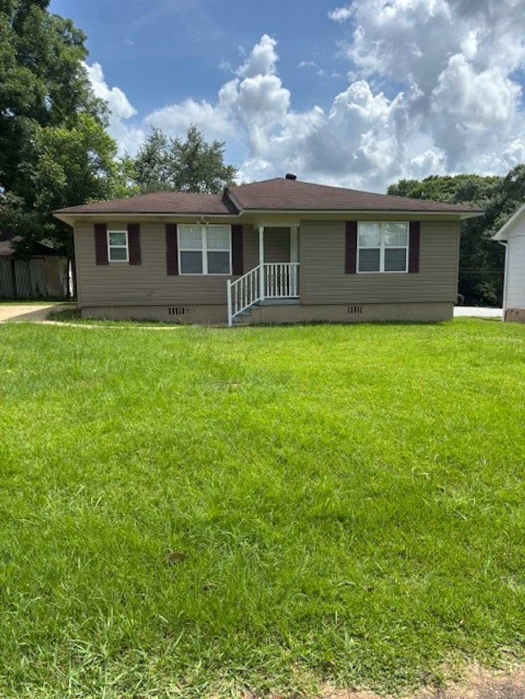 Photo of 502 FRANCIS Street, Valley, AL 36854 (MLS # 175404)