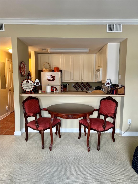 118 N DONAHUE Drive 202