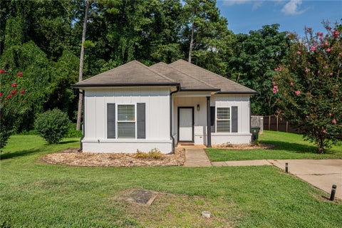 Photo of 724 ELLIS Street, Auburn, AL 36832 (MLS # 181626)