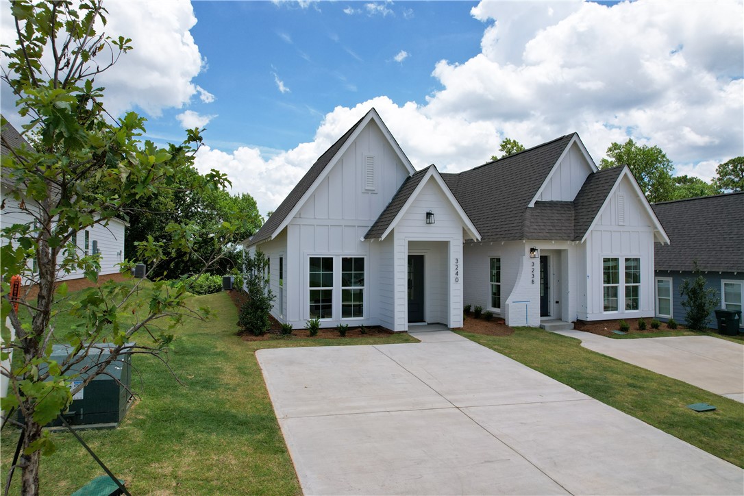 3240 BRADLEY Lane