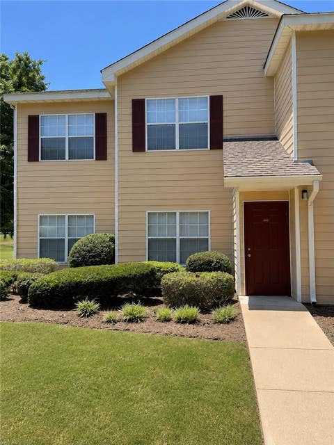 Photo of 447 W LONGLEAF Drive #104, Auburn, AL 36830 (MLS # 181461)