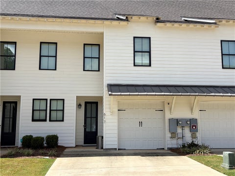 Photo of 617 CAMERON Court, Auburn, AL 36830 (MLS # 182312)