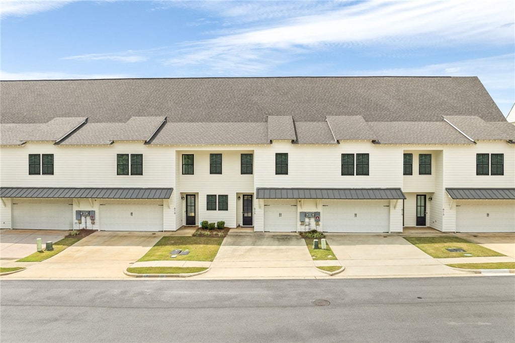 Photo of 617 CAMERON Court, Auburn, AL 36830 (MLS # 182312)